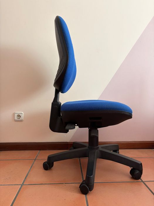 Cadeira De Escritório Azul Confortável - PREÇO NEGOCIÁVEL