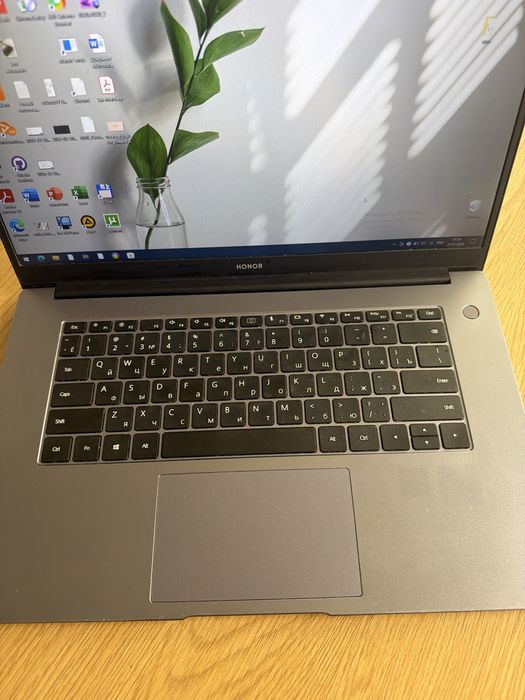 Laptop Honor.  Musisz ponownie zainstalować system Windows