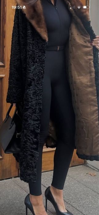 Вінтажна MaxMara Шуба з преміум каракуля, комірець з Норки.