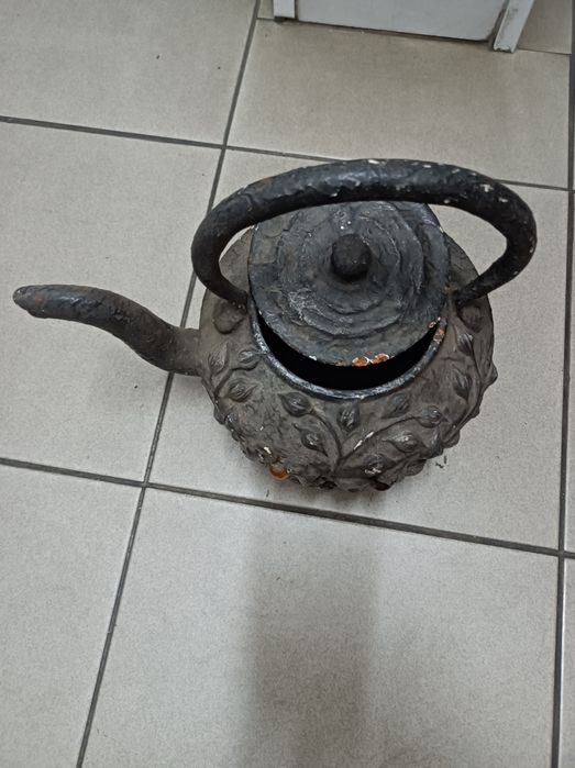 chaleira vintage em ferro