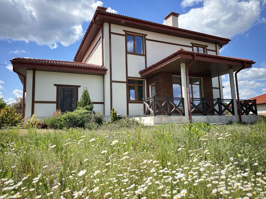 Продам унікальний двоповерховий будинок в Бучі