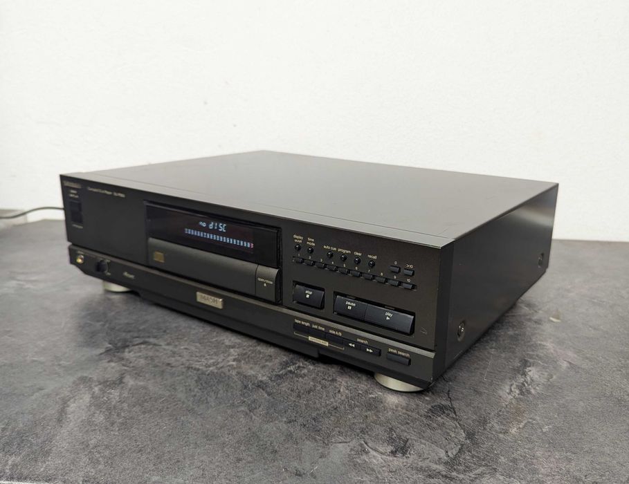 CD програвач Technics SL-PS50.