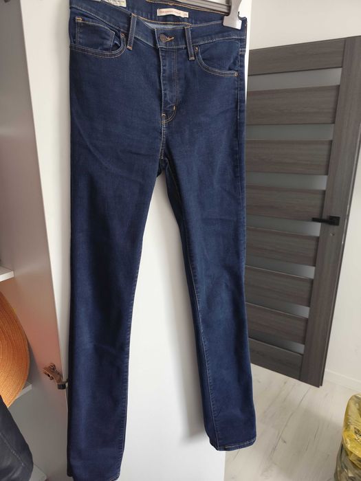 Jeansy damskie Levis high rise straight