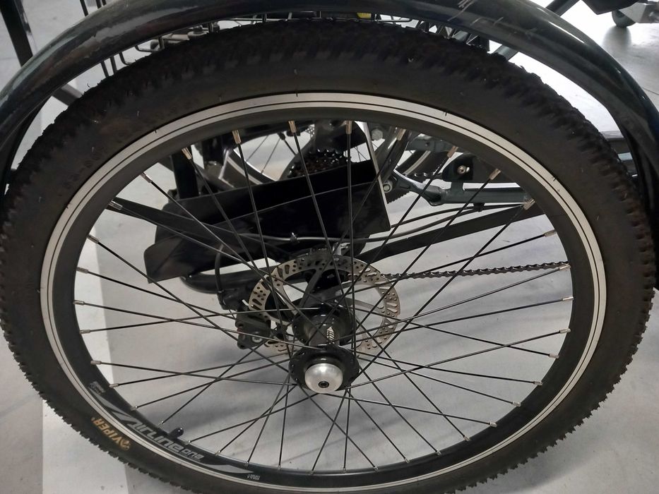 Triciclo elétrico