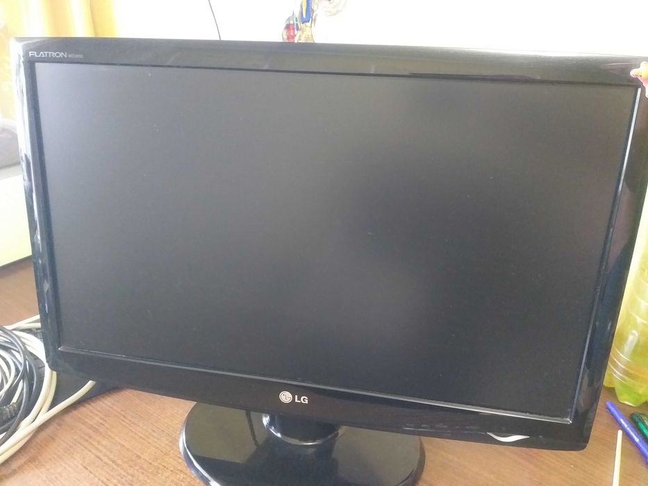 Монітор LG Flatron W2343S