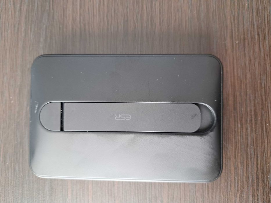 Magnetyczny bezprzewodowy Power Bank z podstawką ESR MagSafe 10000 mAh