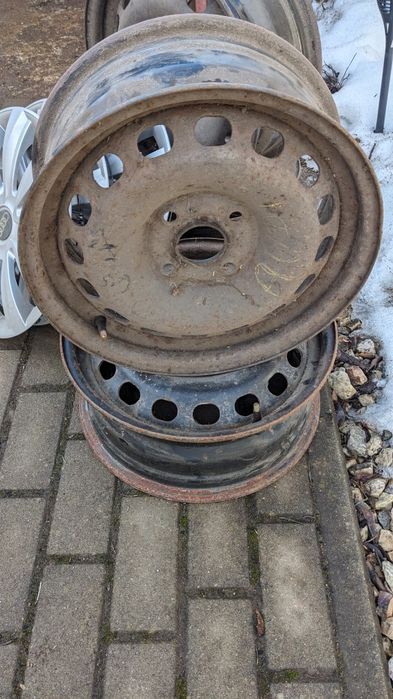 Felgi 15" do audi 80b4 ET37 kołpaki gratis