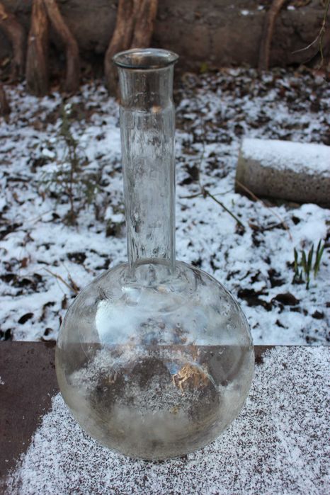 продам стеклянную  колбу лабораторная для реактивов химических