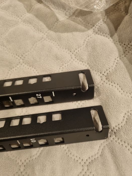 2x 27U Network Rack Rails460003093576437761