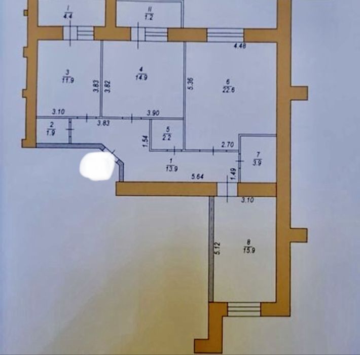 Продаж 3 кімнатної квартири з початковим ремонтом