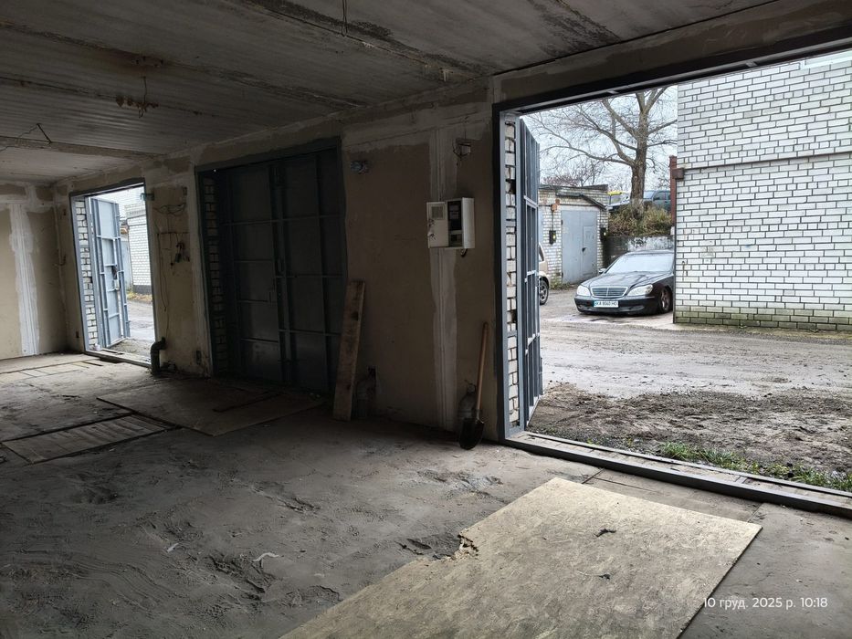 Пухівська Пуховская 2, 3 гаражі під СТО склад малярка виробництво