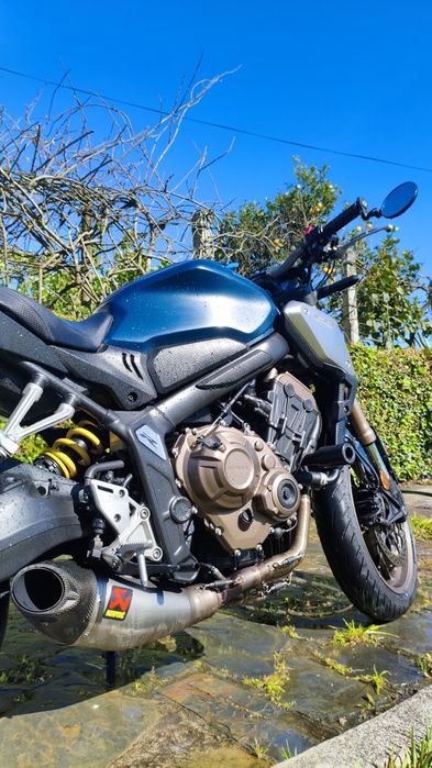 Honda.  CB650  R