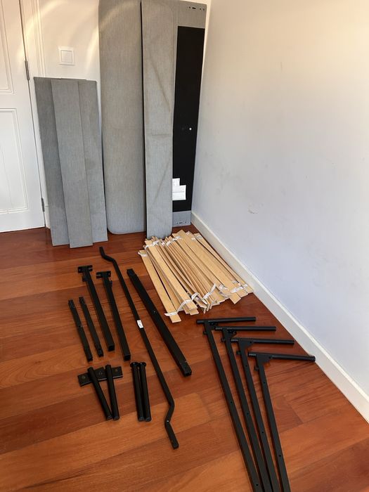Cama IKEA desmontada usada