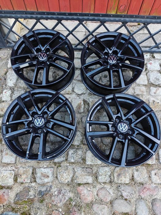Felgi 5x112 17" firmy Rial do Volkswagena