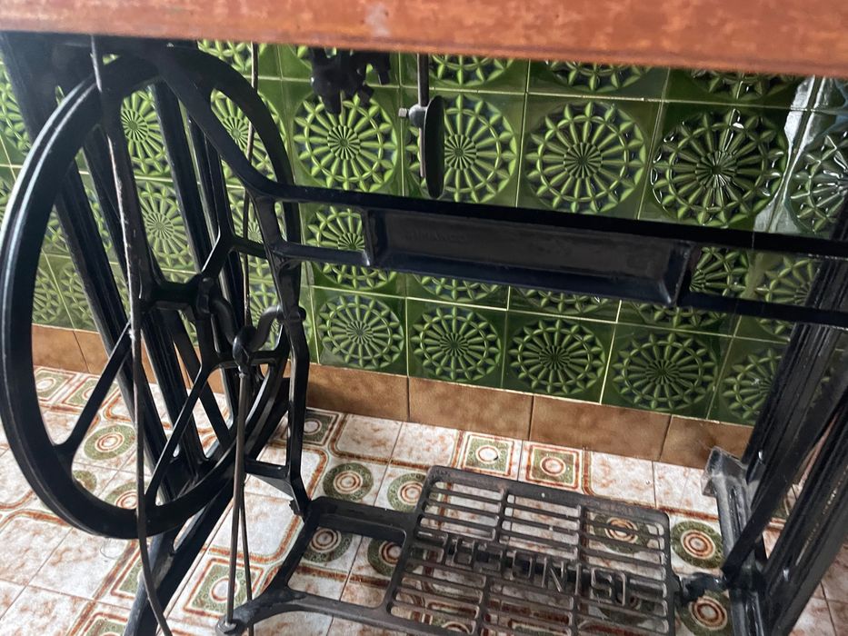 Máquina de Costura Singer Antiga
