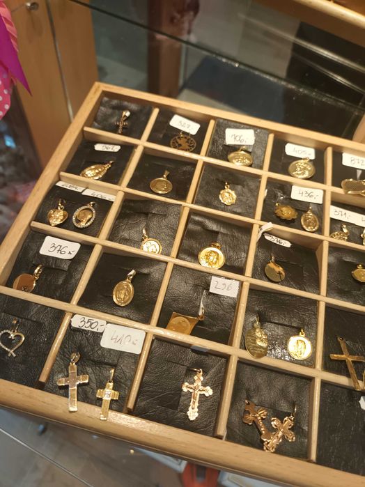 585 zawieszka, zawieszki,wisiorki złoto używane oraz nowe Moniuszki7/1