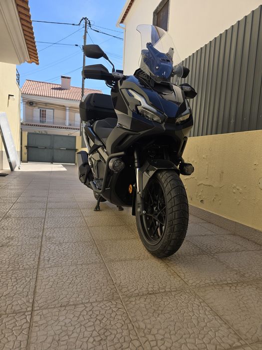 Honda adv350 apenas 2.000  km . 6 anos garantia