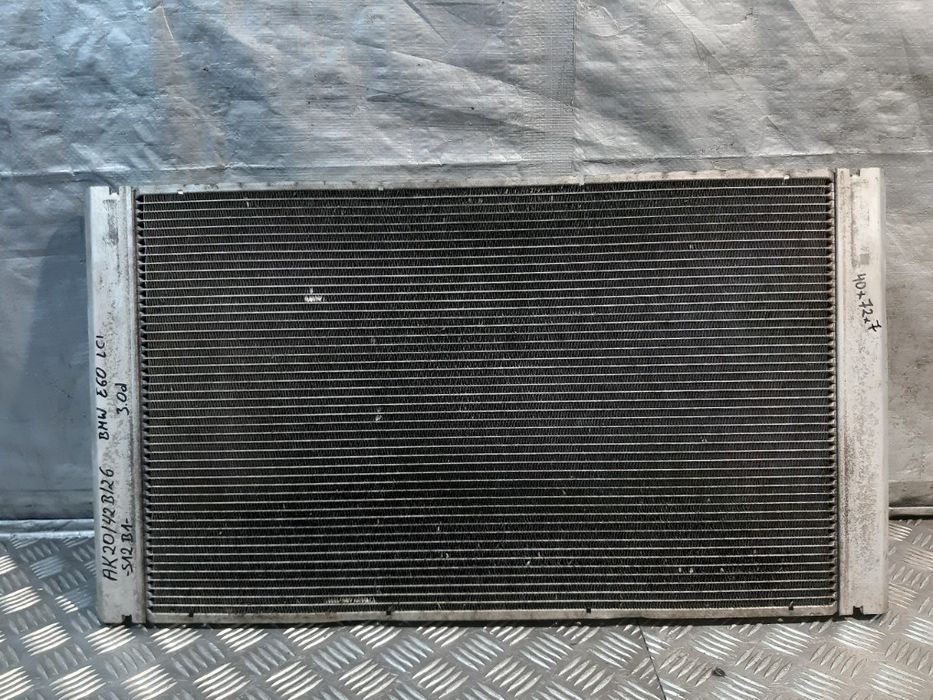 Bmw 5 E60 E61 3.0D Chłodnica Wody Behr 7795878 Automat