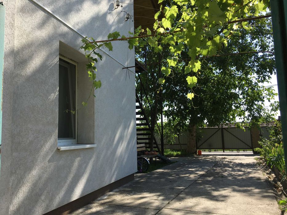 Будинок 80 м², 3 окремі квартири + лазня, Круглик