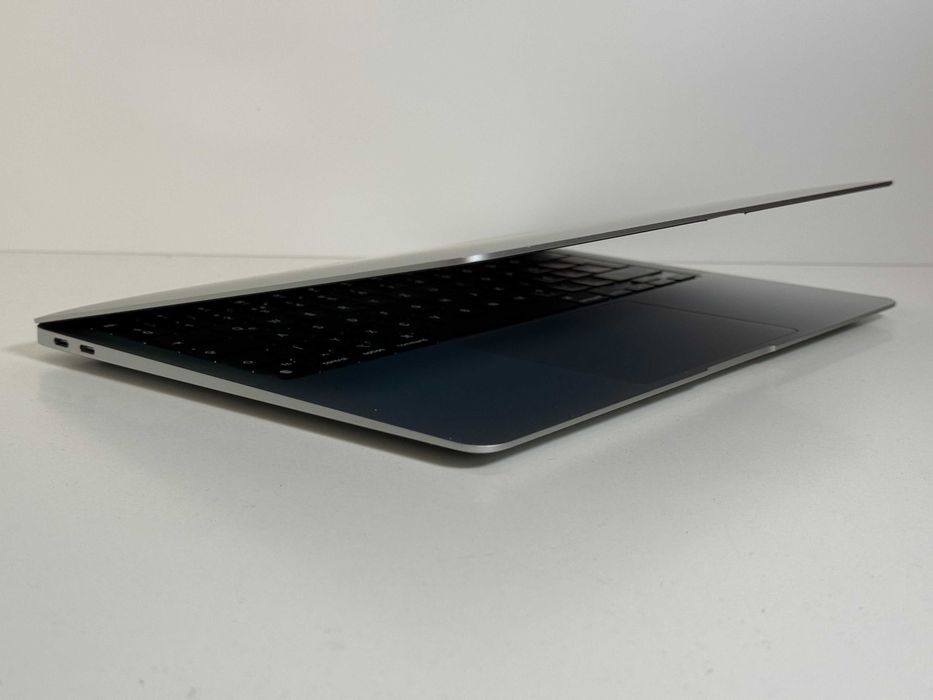 Apple MacBook Air 13 2020 - M1 8GB / 256GB - 88% Kondycji baterii - Gwarancja - Stan BDB