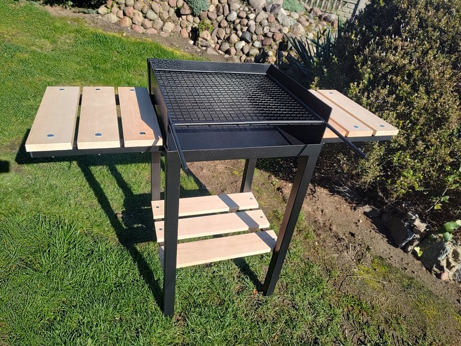Duży solidny grill ostatnia sztuka