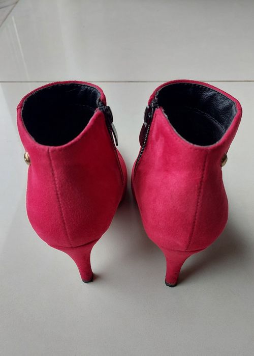 Botins vermelhos
