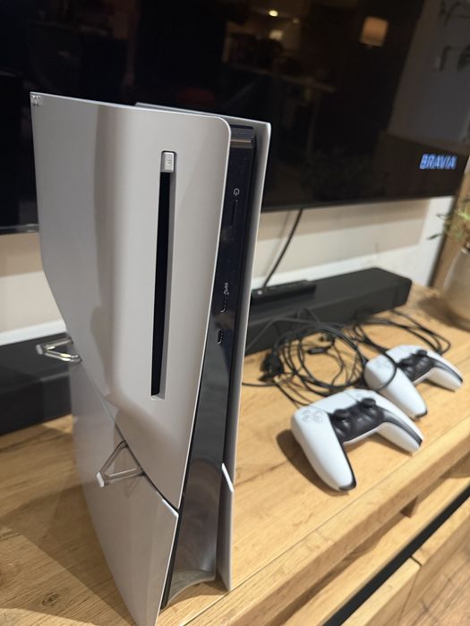 Sprzedam  playstation slim 5