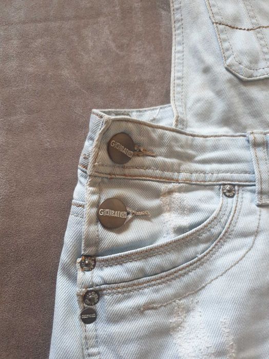 OGRODNICZKI JEANSOWE krótkie- jasny jeans (rozmiar 152)