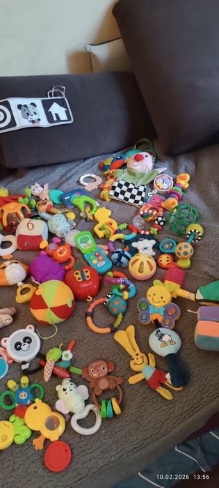 Zabawki grzechotki dla niemowlaka