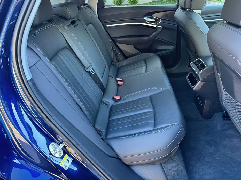 Audi e-tron Sportback quattro Premium      2021