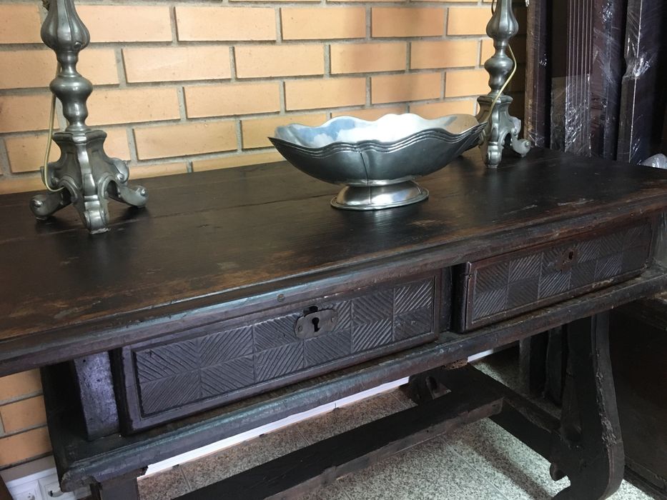 Mesa Cómoda Antiga em Madeira com 2 gavetas