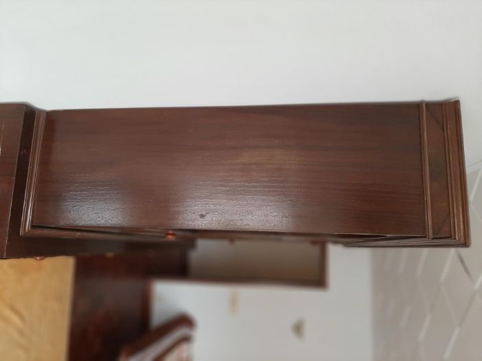 Móvel Cristaleira em madeira maciça artigo colecção