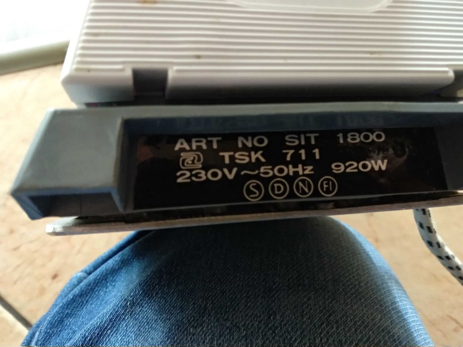 Żelazko Melissa 920W małe podróżne