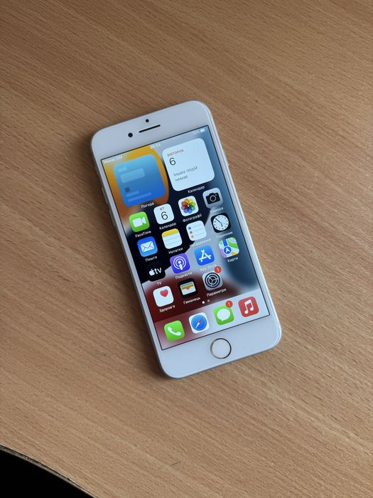 Apple Iphone 7 32 GB White у справному стані