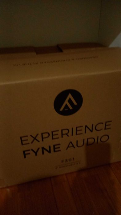 Colunas Novas Fyne Audio F301
