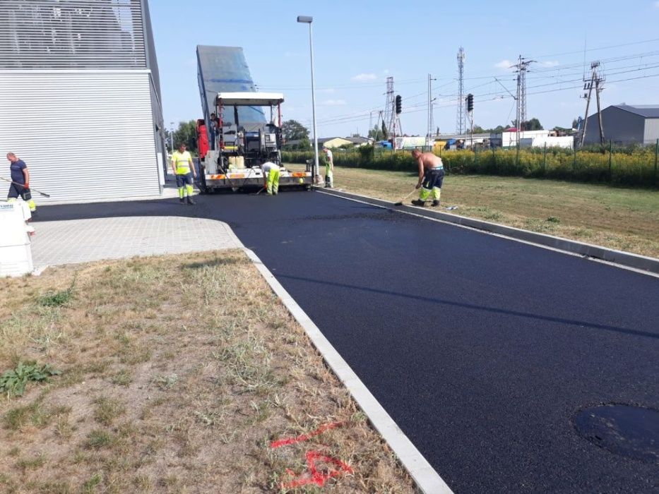 Układanie asfaltu budowa dróg parkingów asfaltowanie zalewanie spękań