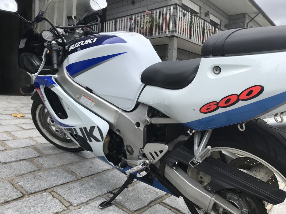 Suzuky gsxr 600 ano 2000