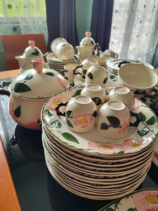 Venda Exclusiva: Serviço de Jantar/Chá Villeroy & Boch 'Wild Rose'