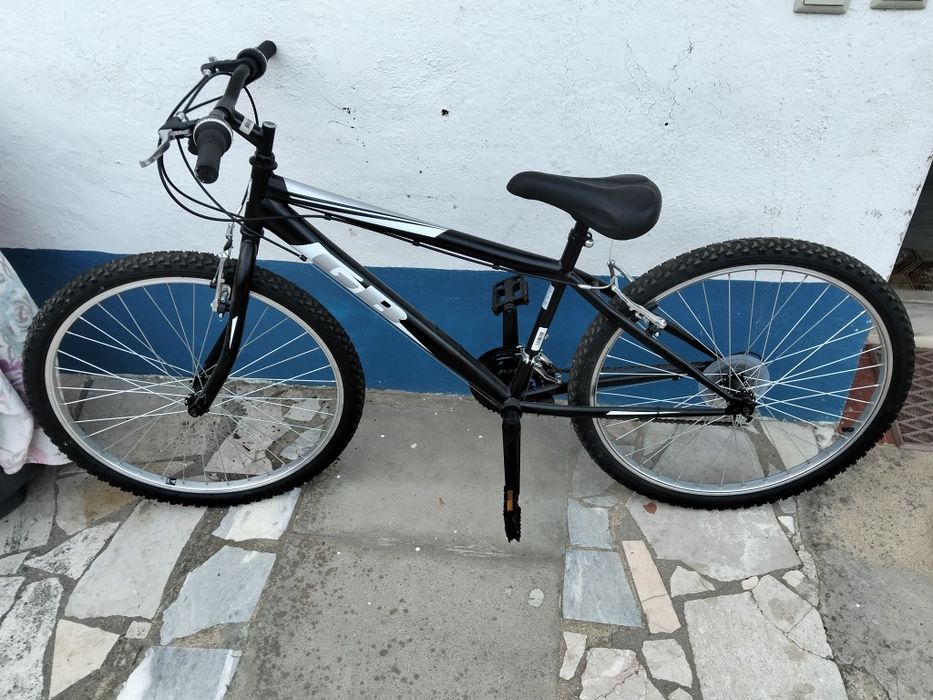 Bicicleta média usada 3 vezes ( nova)