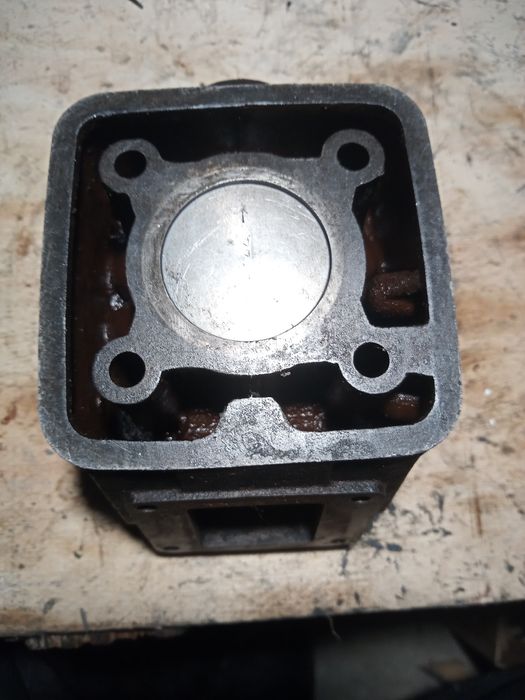 Vendo celindro em ferro fundido da Yamaha DTLC esta a 44 mm