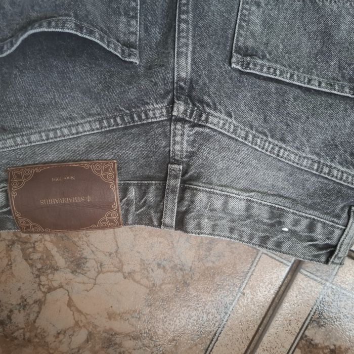 Jeansowe spodnie Baggy Stradivarius