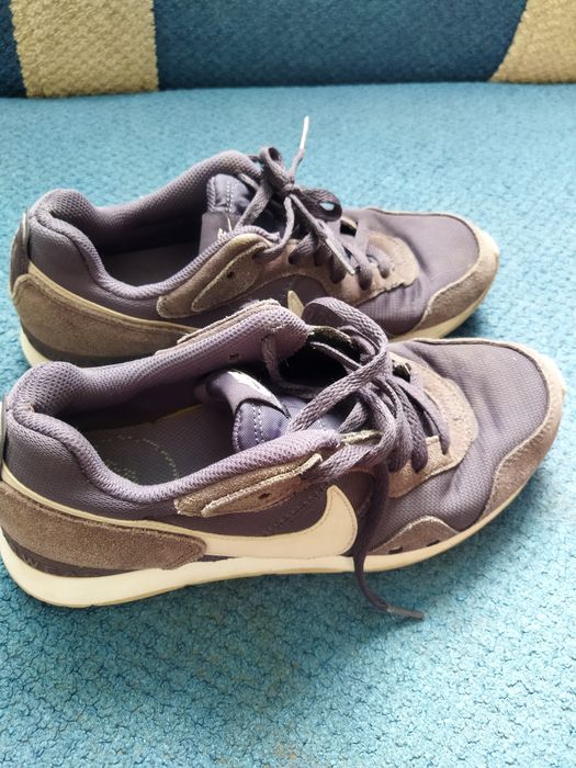 Кросівки Nike venture runner.