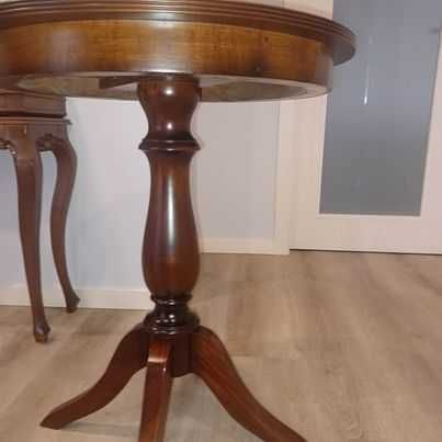 Mesa apoio sala ou quarto em madeira maciça