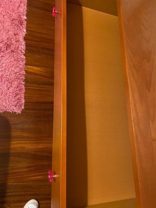 Comoda de quarto de menina