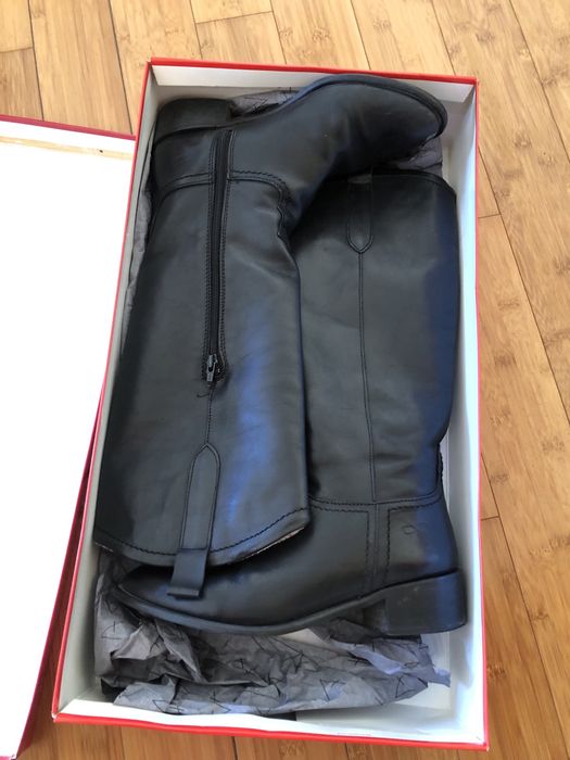 Bota preta cano alto