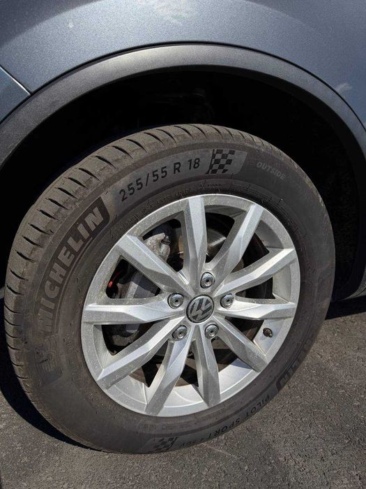 Продам Volkswagen Touareg 2015 року. V6 3.0 TDI, 193 кВт / 262 к.с.,  автомат, повний привід та пневмопідвіска.