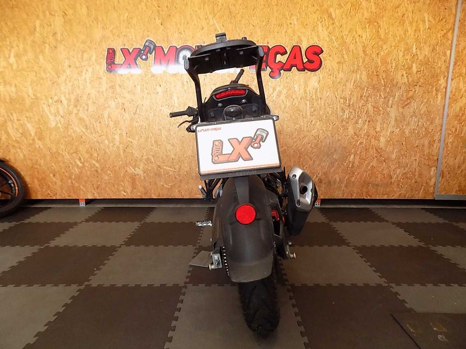 Keeway RKF 125 para vender por peças.