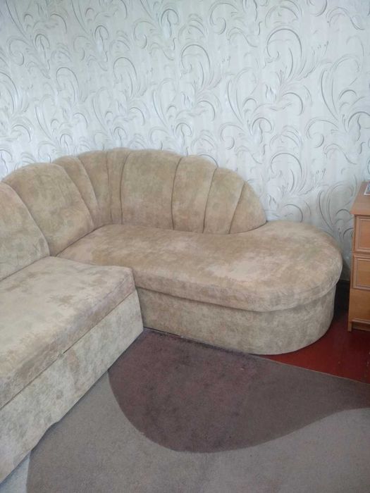 Продам диван в гарному стані