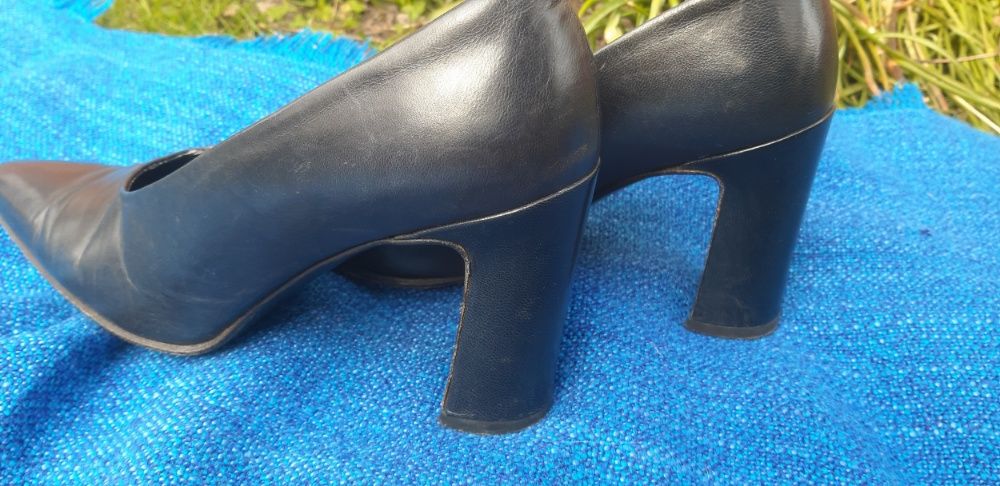 Via Spiga czółenka buty pantofle granatowe r.36 skóra