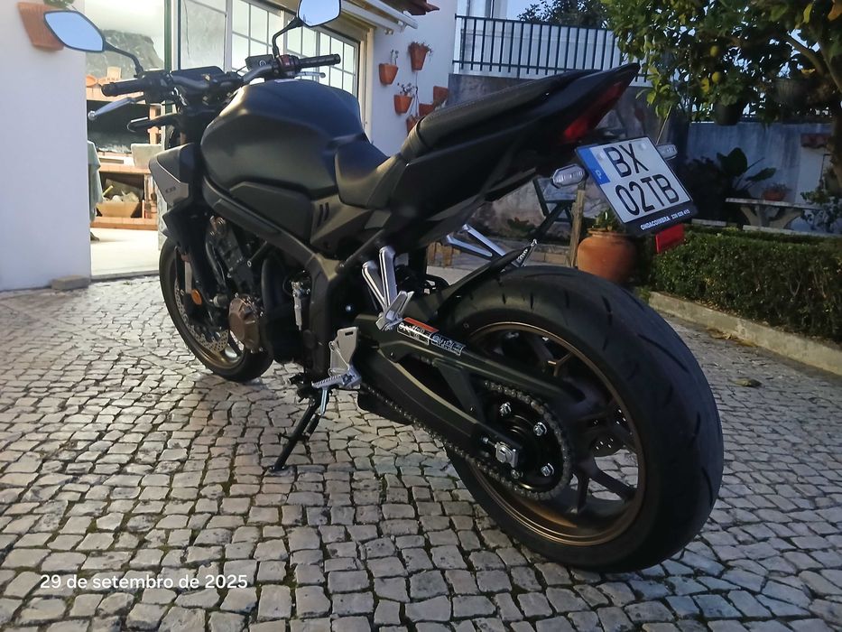 Honda CB650R e-clutch